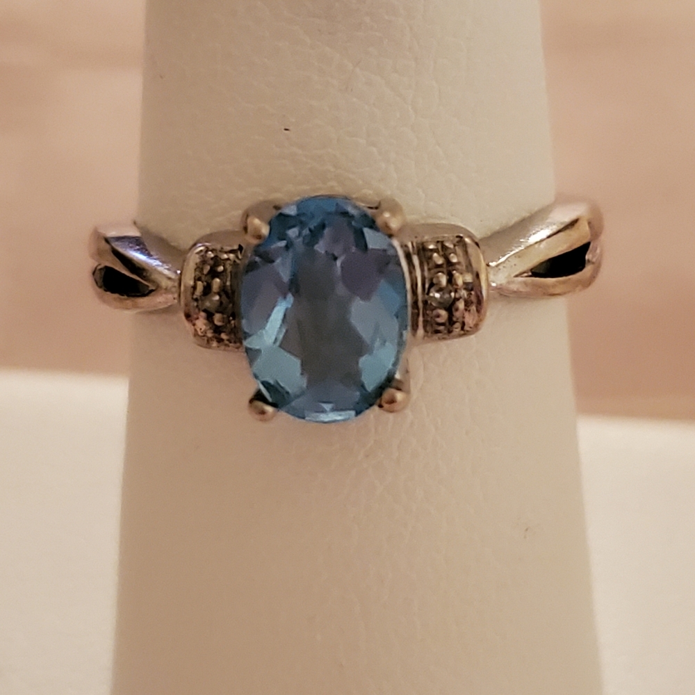 10k wg blue topaz/diamond ring - Picture 2 of 10